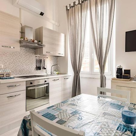 Leo Holiday Homes Deiva Marina Buitenkant foto