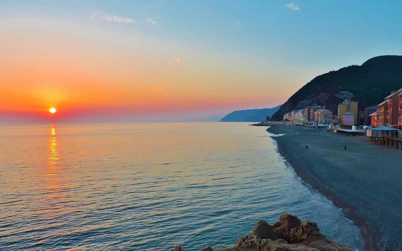 Leo Holiday Homes Deiva Marina Buitenkant foto